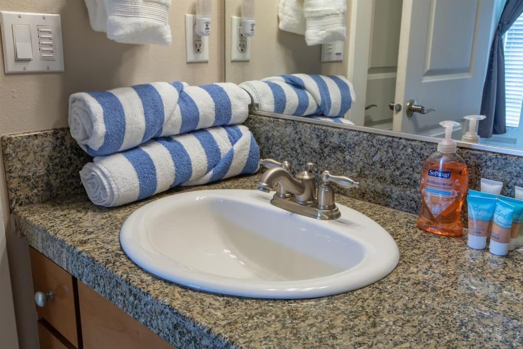 Rockaway Beach Vibes,Waterfront Oceanfront Rockaway Beach House Near Downtown,Wifi, Washer Dryer Екстер'єр фото